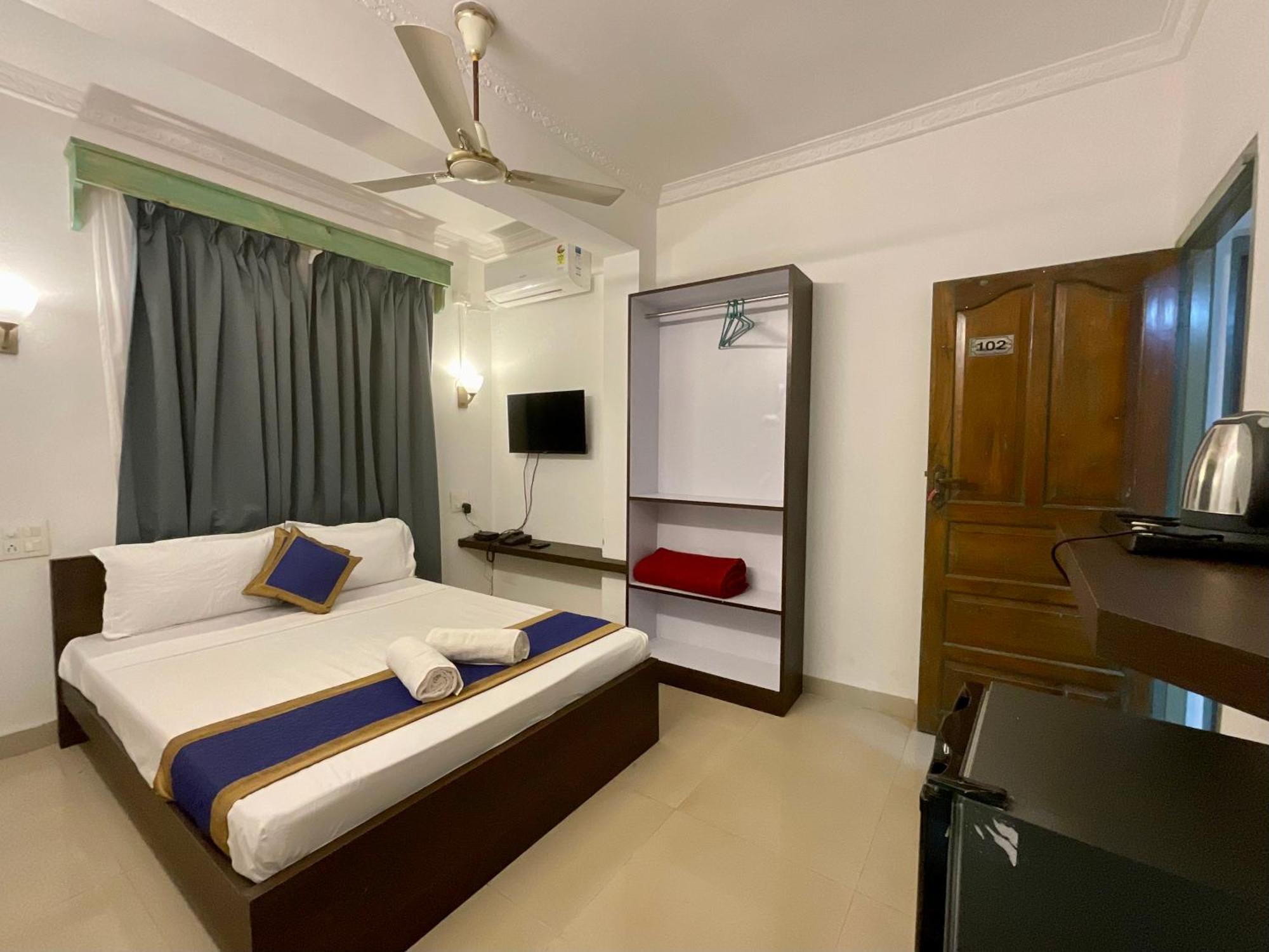 Nagas Hotel Satyavati Morjim Exterior foto