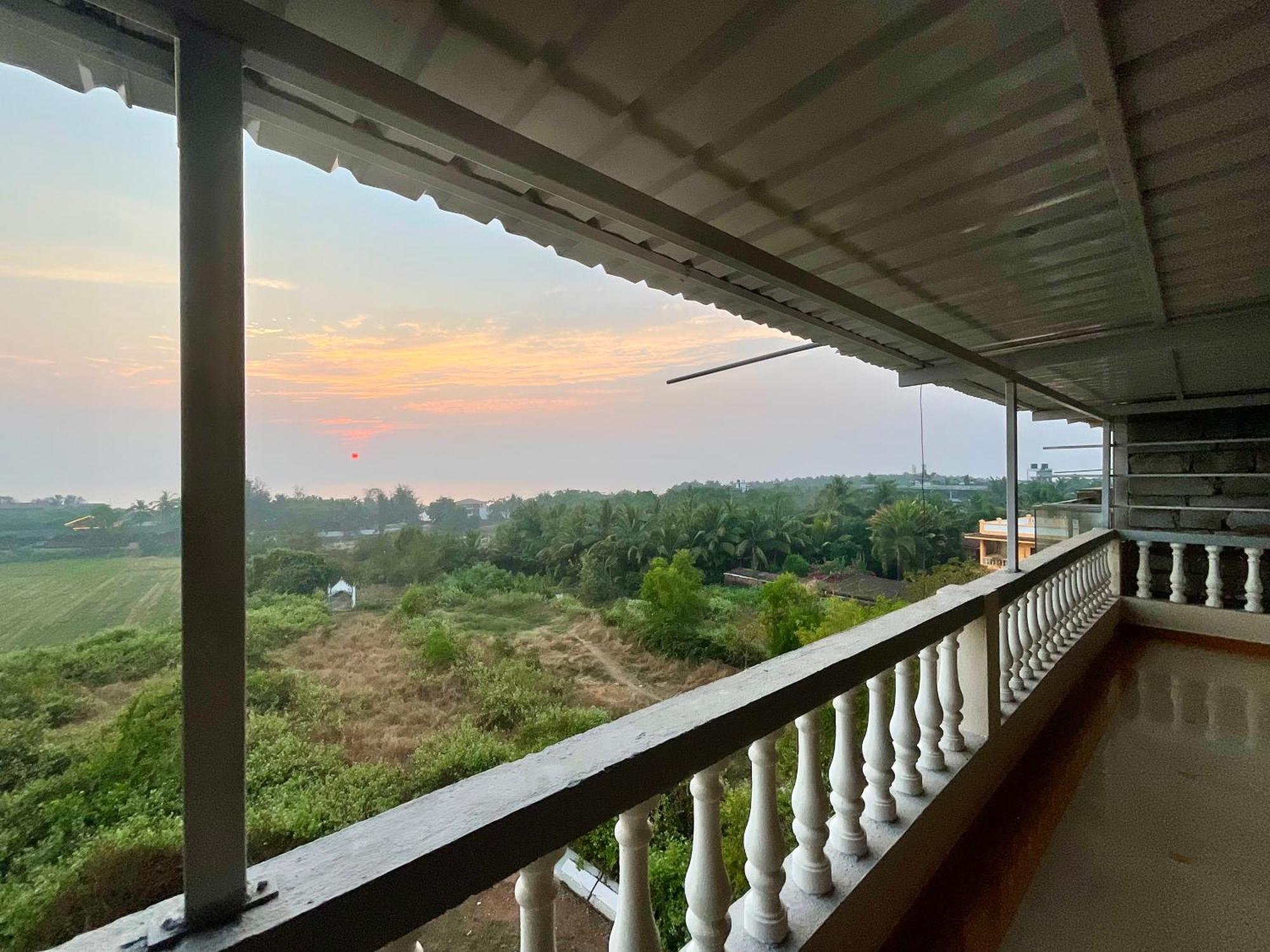 Nagas Hotel Satyavati Morjim Exterior foto